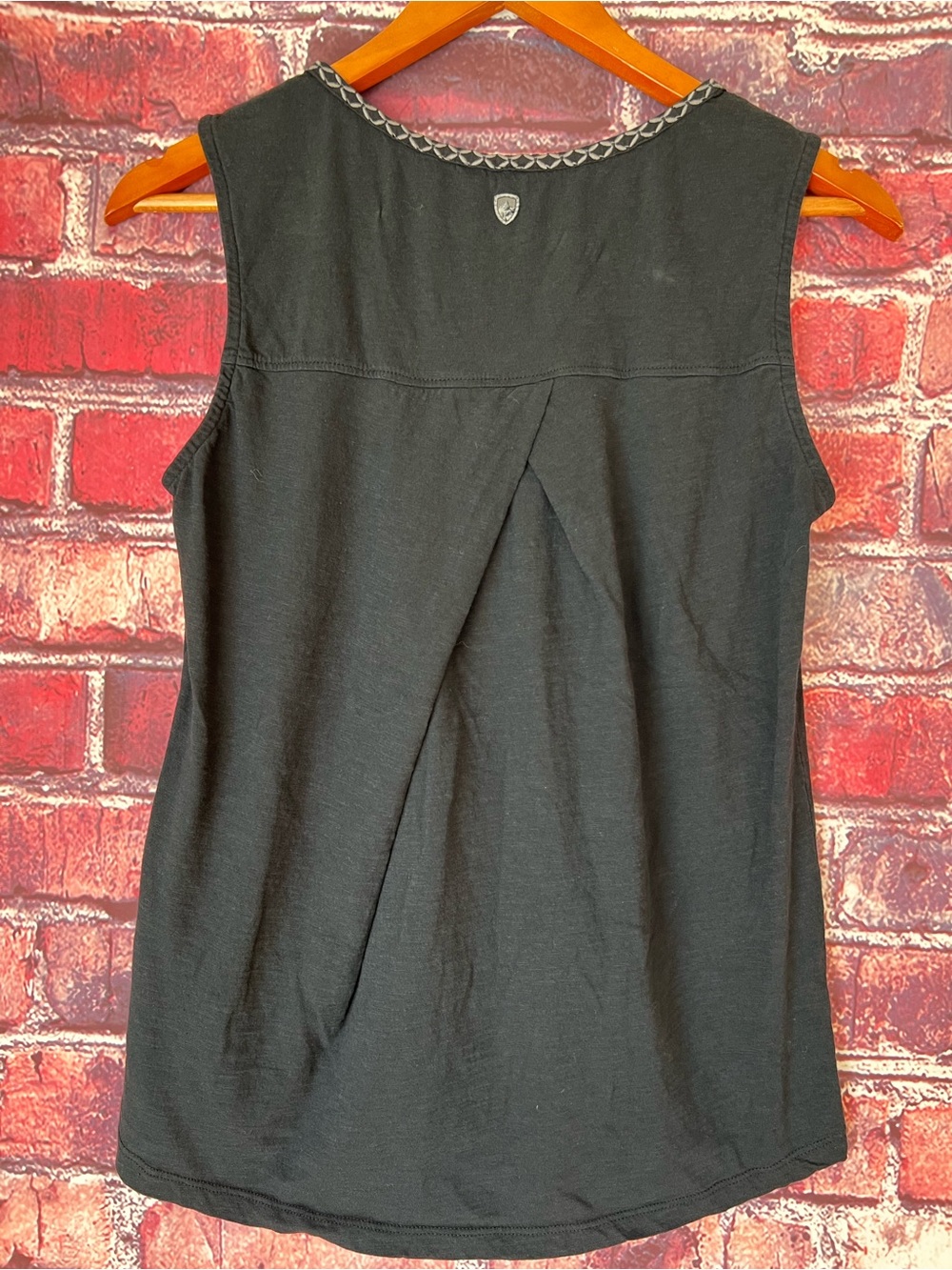 Kuhl Shay Organic Cotton Split Neck Embroidered Tank - Picture 5 of 5
